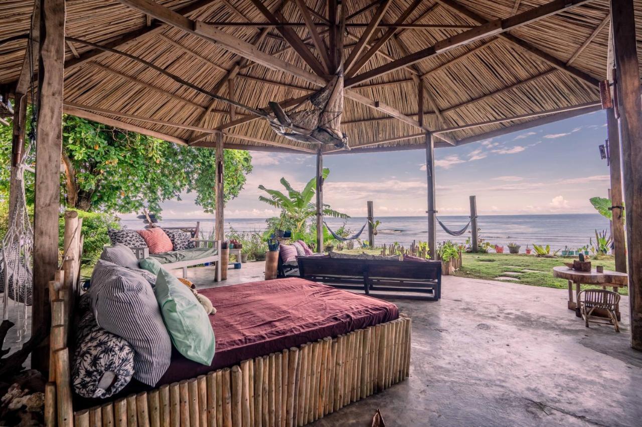 Sanctum Una Una Eco Dive Resort Pulau Unauna エクステリア 写真