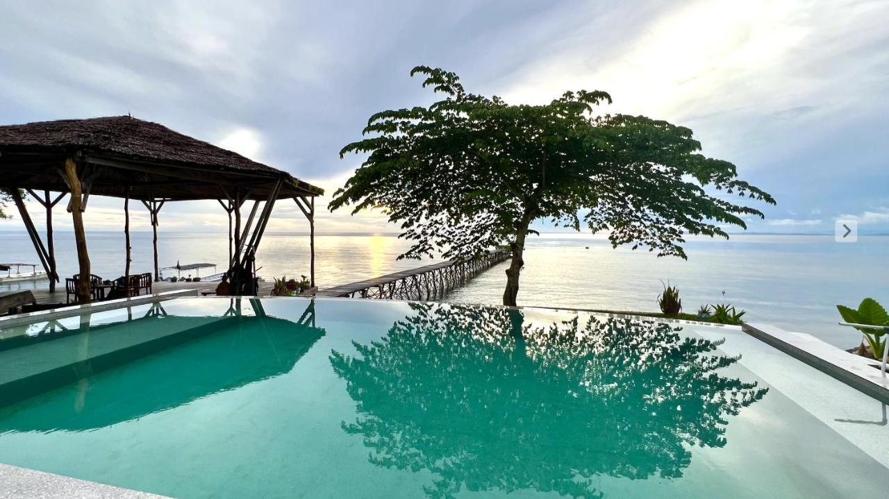 Sanctum Una Una Eco Dive Resort Pulau Unauna エクステリア 写真